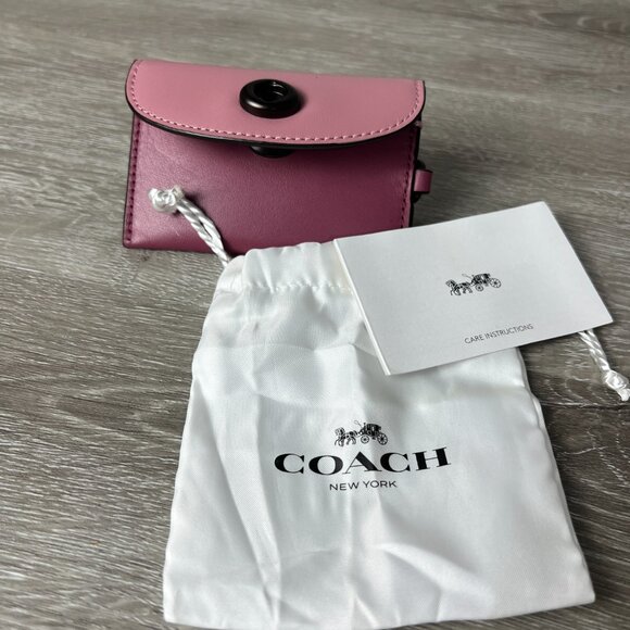 Coach Turnlock Card Case Hangtag, Keychain - Picture 4 of 5